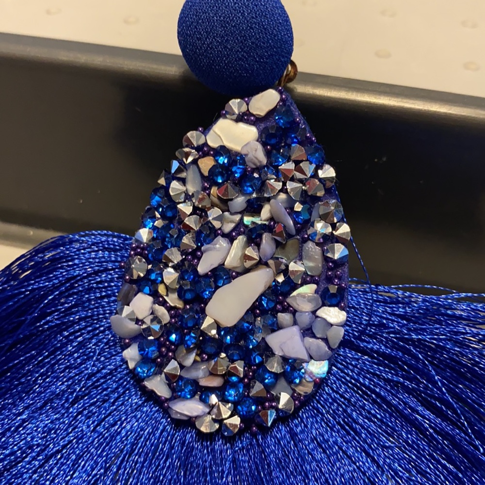 New royal blue fringe earrings. $10.00 size 3”X3” - Picture 2 of 3